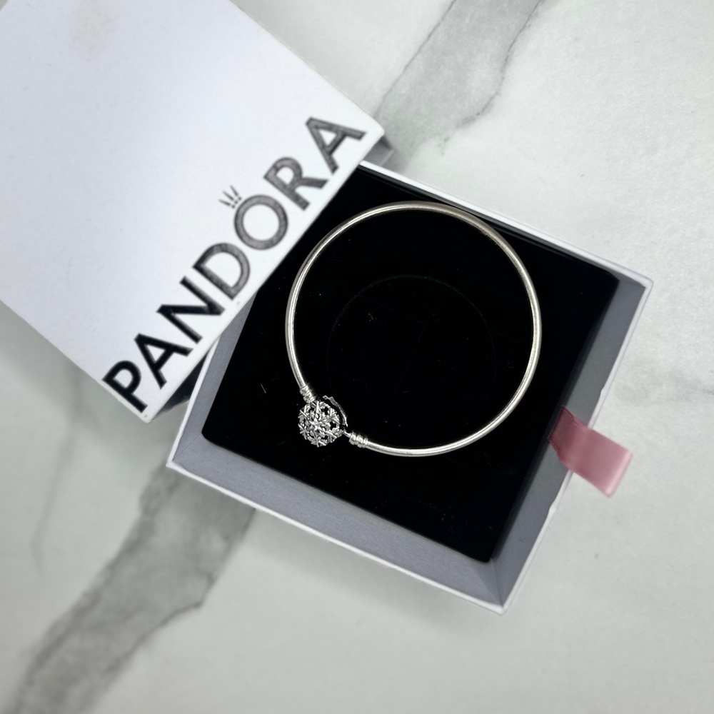 Pandora Silver snowflake bangle